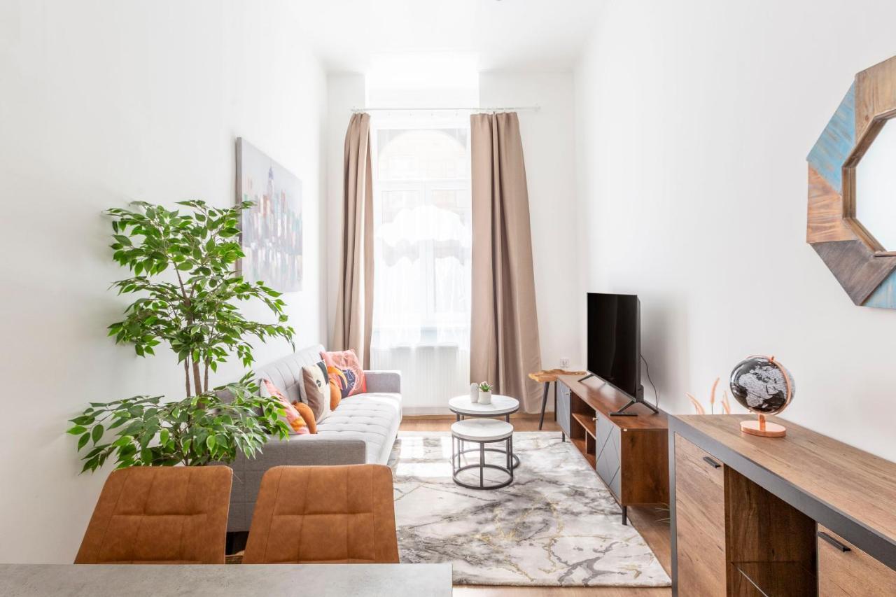 Cozy & Pleasant Homes In The Heart Of Budapest Exterior foto